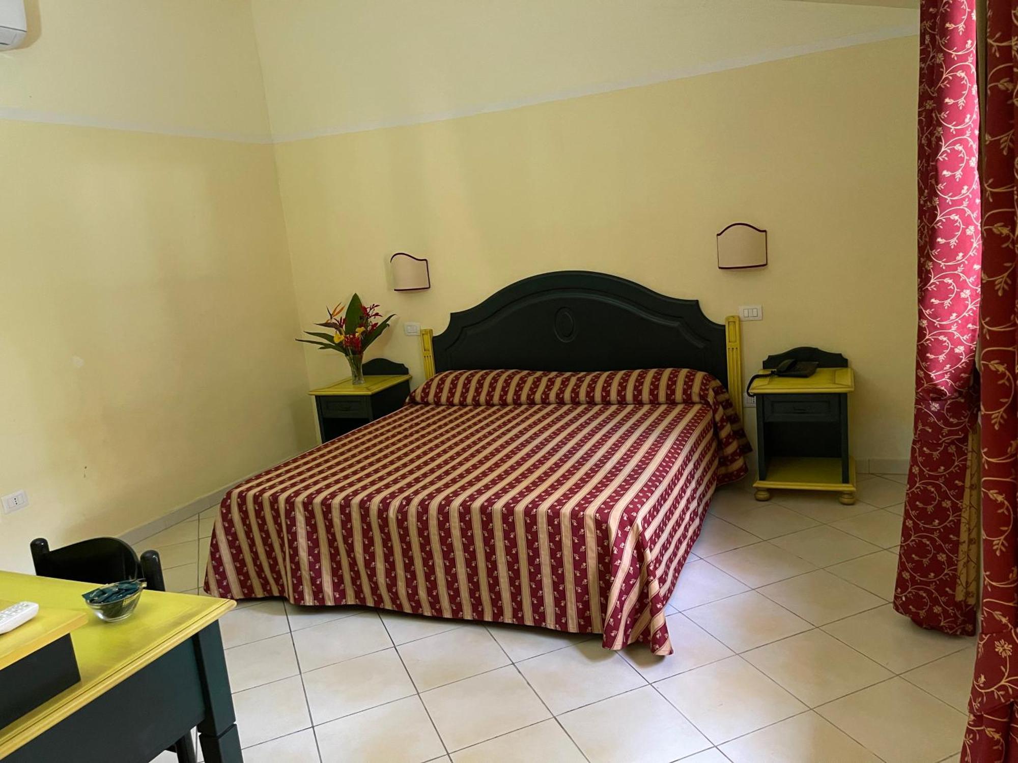 Ala Birdi Residence Arborea Esterno foto
